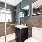 Holiday home 'the Cobbles' - Central, Stylish, Garden, Views *