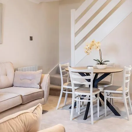 'the Cobbles' - Central, Stylish, Garden, Views Holiday home Skipton