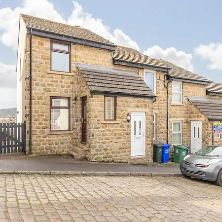 'the Cobbles' - Central, Stylish, Garden, Views Holiday home *